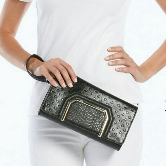 Jennifer Lopez Handbags - Jennifer Lopez Black Gold Tone Textured Diamond Style Adriana Clutch